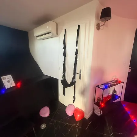 Loveroom & Erotic & 3* Trévoux