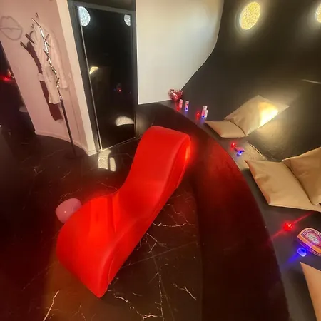 Loveroom & Erotic & 3* Trévoux